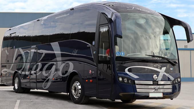 Alquiler de autobuses y autocares con conductor - España y Europa - Autocares Diego - galería home - Autocar de 55 plazas